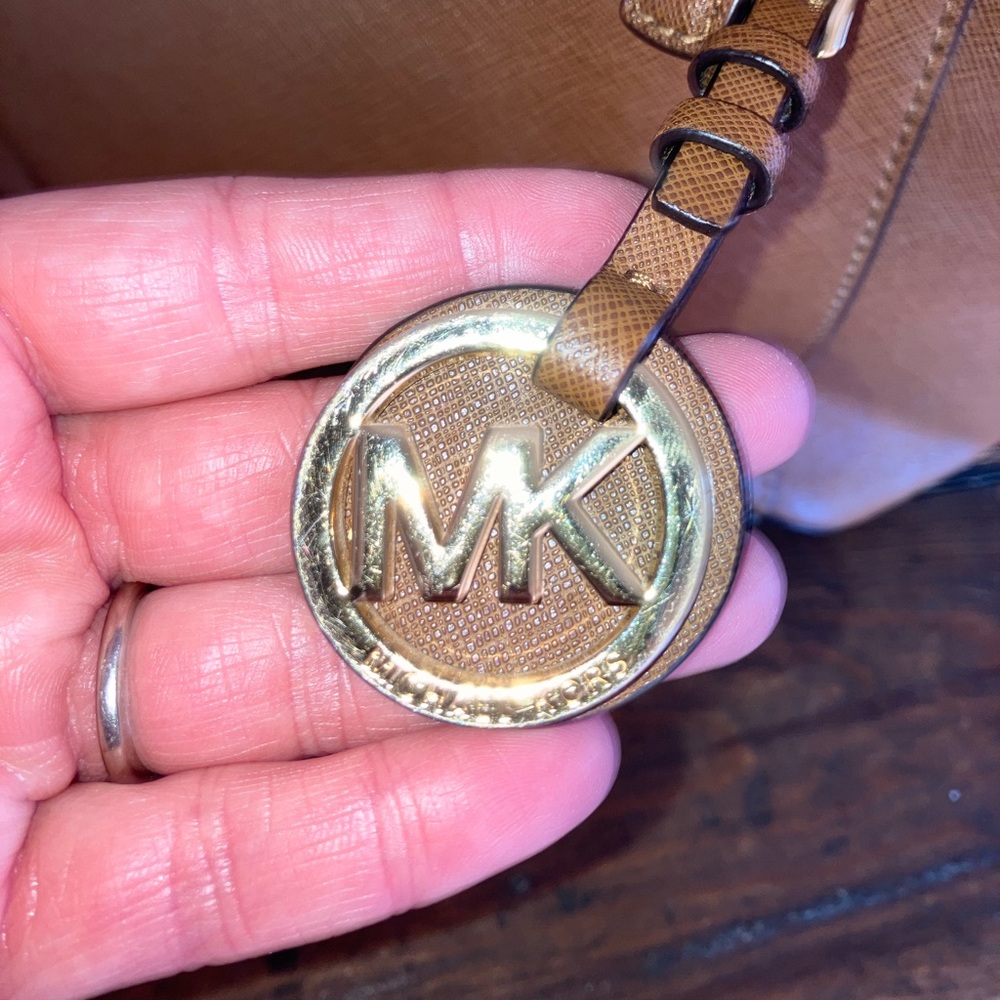 Michael Kors Tan Saffiano Leather Tote with Gold Logo Charm - Picture 5 of 9